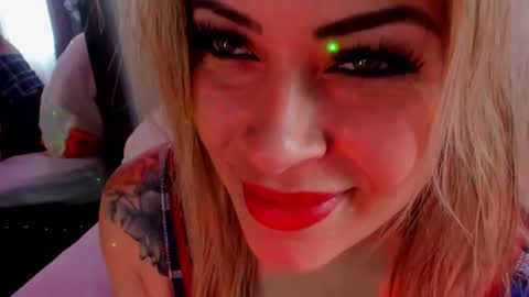 Snapshot of ivy__taylorr chatting on February 24, 2025, 1:31 pm Diana Rojas online show from February 24, 2025, 1:31 pm