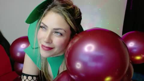 Snapshot of ivy__taylorr chatting on October 26, 2025, 1:44 am Diana Rojas online show from October 26, 2025, 1:44 am