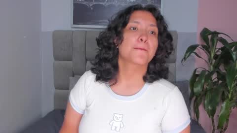 Ivy and Molly online show from September 17, 2025, 8:54 pm