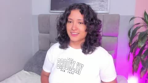 Ivy and Molly online show from September 23, 2025, 8:01 pm