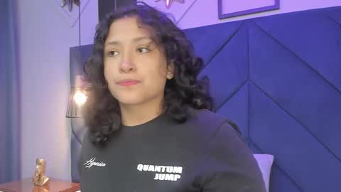 Ivy and Molly online show from September 28, 2025, 7:41 pm