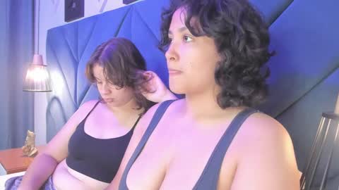 Ivy and Molly online show from November 2, 2025, 8:22 pm