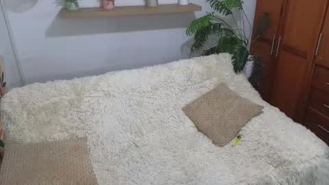 ivy_love20 online show from March 18, 2026, 10:24 pm