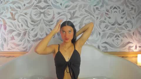 Snapshot of ivy_rae_xxx chatting on October 3, 2025, 3:42 pm Ivy Rae online show from October 3, 2025, 3:42 pm