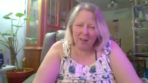 Snapshot of ivyjane3522 chatting on April 19, 2026, 12:54 am ivyjane3522 online show from April 19, 2026, 12:54 am
