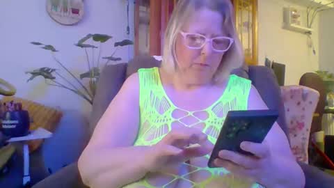 Snapshot of ivyjane3522 chatting on April 19, 2026, 3:22 pm ivyjane3522 online show from April 19, 2026, 3:22 pm