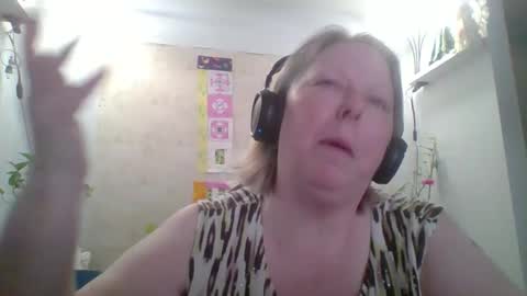 Snapshot of ivyjane3522 chatting on April 21, 2026, 12:33 pm ivyjane3522 online show from April 21, 2026, 12:33 pm