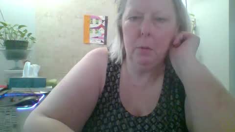 Snapshot of ivyjane3522 chatting on April 25, 2026, 1:41 pm ivyjane3522 online show from April 25, 2026, 1:41 pm