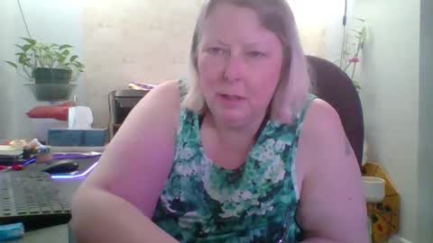 Snapshot of ivyjane3522 chatting on May 5, 2026, 7:11 pm ivyjane3522 online show from May 5, 2026, 7:11 pm