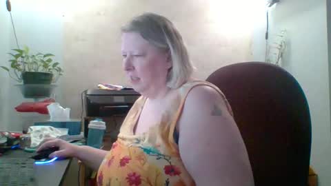 Snapshot of ivyjane3522 chatting on May 11, 2026, 2:45 pm ivyjane3522 online show from May 11, 2026, 2:45 pm