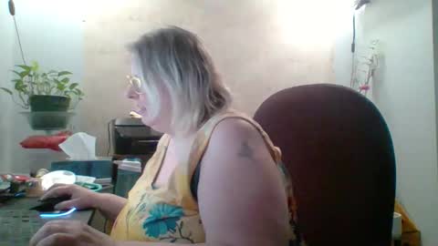 Snapshot of ivyjane3522 chatting on May 11, 2026, 5:10 pm ivyjane3522 online show from May 11, 2026, 5:10 pm