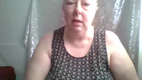 Snapshot of ivyjane3522 chatting on May 17, 2026, 2:35 pm ivyjane3522 online show from May 17, 2026, 2:35 pm