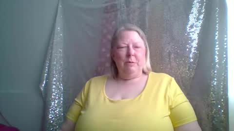 Snapshot of ivyjane3522 chatting on May 18, 2026, 2:56 pm ivyjane3522 online show from May 18, 2026, 2:56 pm