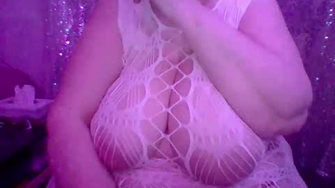 Snapshot of ivyjane3522 chatting on May 19, 2026, 2:18 am ivyjane3522 online show from May 19, 2026, 2:18 am