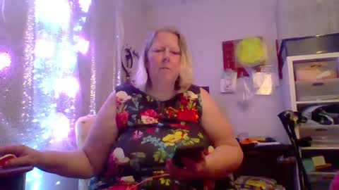 ivyjane3522 online show from June 30, 2026, 1:50 am
