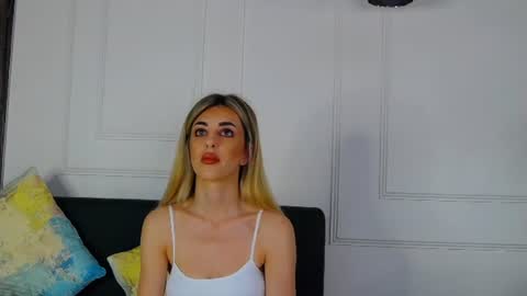 Snapshot of ivylustt chatting on June 25, 2026, 5:34 am IvyLustt online show from June 25, 2026, 5:34 am