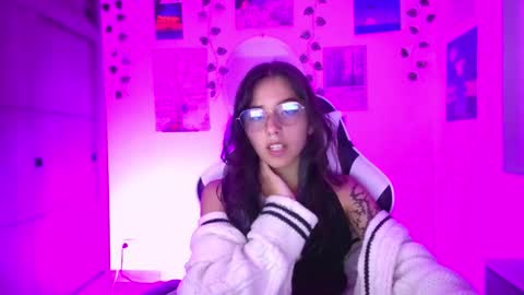 Snapshot of ivystone_ chatting on March 4, 2026, 11:44 pm Ivy online show from March 4, 2026, 11:44 pm