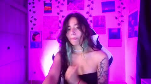 Ivy  online show from April 17, 2026, 3:09 am