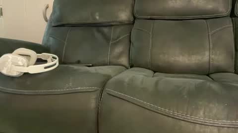 iwantyounow42069 online show from April 26, 2026, 1:20 pm