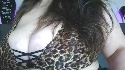 Gwen LaCourt online show from November 18, 2025, 12:20 pm