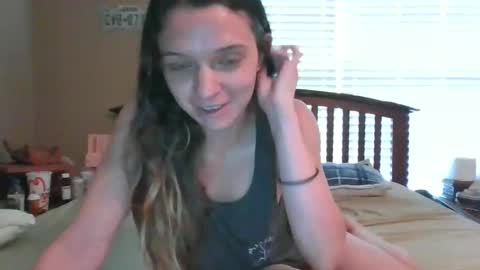 ixxievixxie online show from September 28, 2025, 2:00 pm