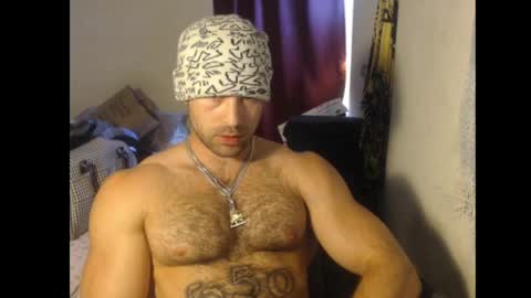 Snapshot of izak144 chatting on April 17, 2026, 9:29 pm izak144 online show from April 17, 2026, 9:29 pm
