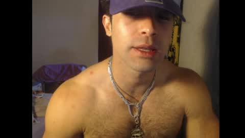 Snapshot of izak144 chatting on May 15, 2026, 8:27 pm izak144 online show from May 15, 2026, 8:27 pm