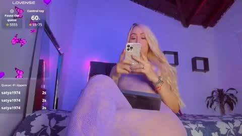 Snapshot of izamarqueen chatting on June 2, 2026, 3:47 pm izamar online show from June 2, 2026, 3:47 pm