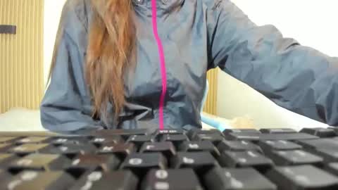 izelevans online show from February 7, 2026, 11:14 am