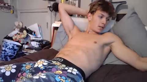 Snapshot of izzame2 chatting on October 20, 2025, 8:31 pm Willis online show from October 20, 2025, 8:31 pm