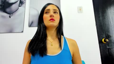 Snapshot of izzy_cum chatting on January 31, 2025, 12:18 pm Izzy online show from January 31, 2025, 12:18 pm