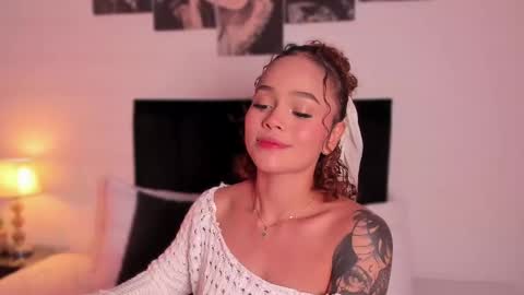 Snapshot of izzy_vega chatting on December 25, 2024, 3:50 am Izzy vega online show from December 25, 2024, 3:50 am