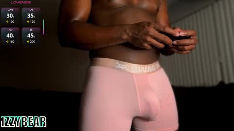 Snapshot of izzybear_ chatting on September 13, 2025, 5:51 am IzzyBear online show from September 13, 2025, 5:51 am