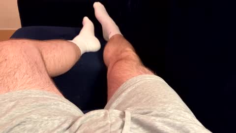 Snapshot of j0n275 chatting on January 1, 2025, 12:32 am j0n275 online show from January 1, 2025, 12:32 am