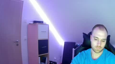 Snapshot of j_german783377 chatting on January 23, 2025, 6:14 pm here4y online show from January 23, 2025, 6:14 pm