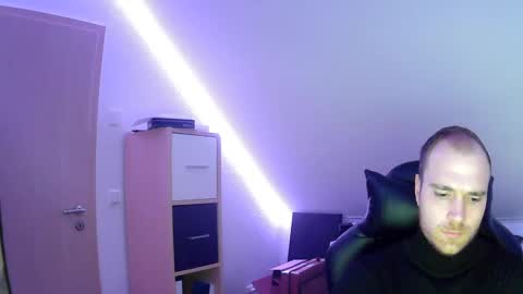 Snapshot of j_german783377 chatting on February 4, 2025, 6:06 pm here4y online show from February 4, 2025, 6:06 pm