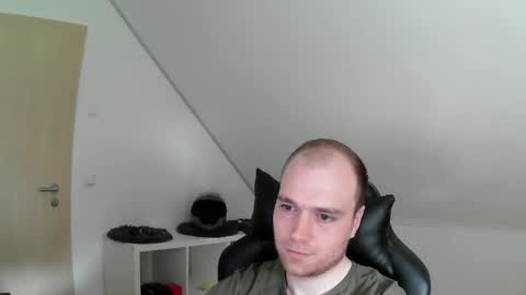 Snapshot of j_german783377 chatting on April 3, 2026, 7:50 am here4y online show from April 3, 2026, 7:50 am