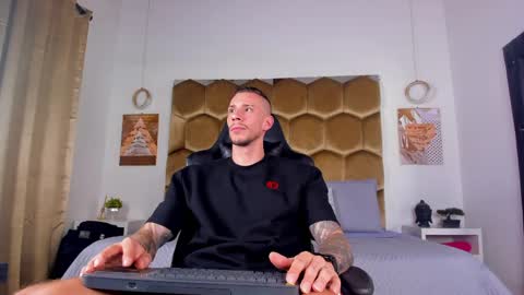 J King online show from May 25, 2026, 8:48 pm