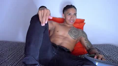 i am juan musiry independent model  online show from January 19, 2026, 5:22 am