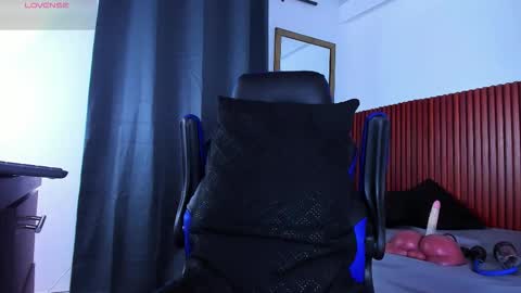   online show from October 16, 2025, 2:51 pm