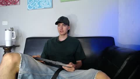 INDEPENDENT MODEL online show from January 14, 2025, 2:22 pm