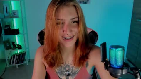 Snapshot of jacky_croft chatting on December 12, 2024, 4:48 am Linda Sofia help me get to 100 thumbs up online show from December 12, 2024, 4:48 am