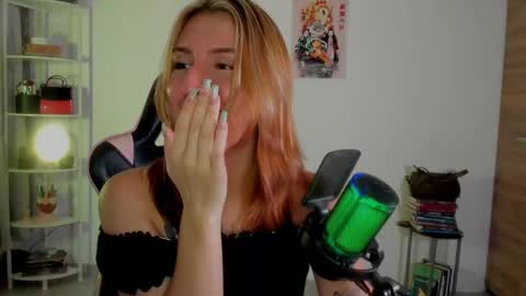 Snapshot of jacky_croft chatting on February 2, 2025, 3:54 am Linda Sofia help me get to 100 thumbs up online show from February 2, 2025, 3:54 am