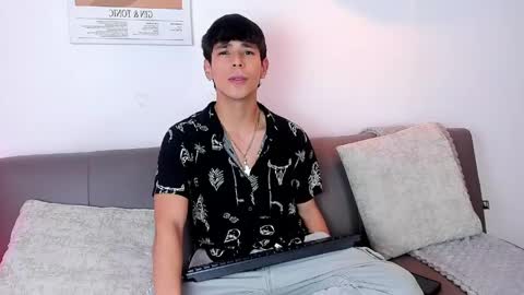 jacob_colliins online show from May 8, 2026, 3:12 am