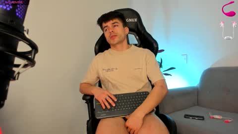 JACOB FERRER online show from February 15, 2026, 7:51 am