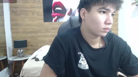 Snapshot of jacoob_smiith chatting on February 26, 2025, 8:44 pm Jacob online show from February 26, 2025, 8:44 pm