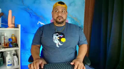 daddy sir master bear online show from January 16, 2026, 2:54 pm