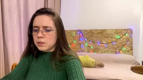 jacquelynsundin online show from November 11, 2025, 8:42 pm