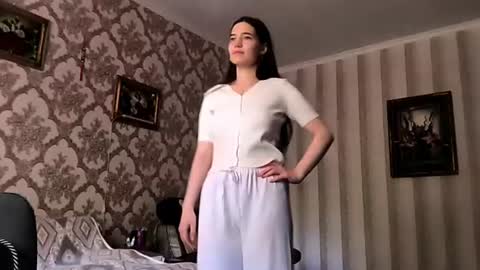 Lara online show from July 31, 2026, 8:36 am