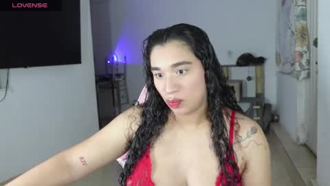 JADDE LUXY online show from May 6, 2026, 5:14 am